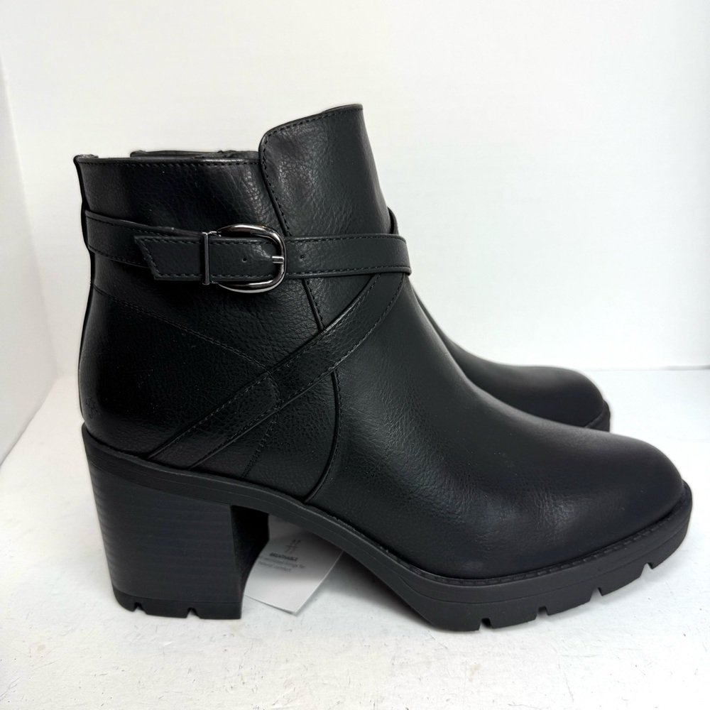 NWT Naturalizer Madalynn Black Buckle Water Repellant Ankle Boots 10M